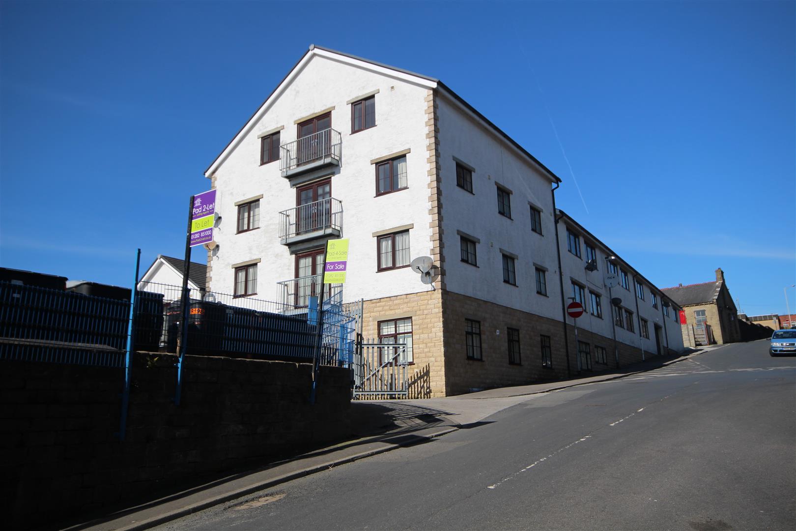 2 bedroom apartment For Sale in Colne - Main Image